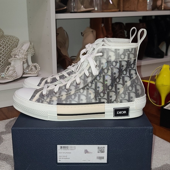 DIOR B23 HIGH-TOP SNEAKER, WHITE AND BLACK DIOR OBLIQUE CANVAS